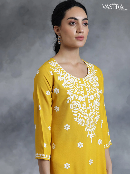Elegant Mauve Embroidered Women Kurta