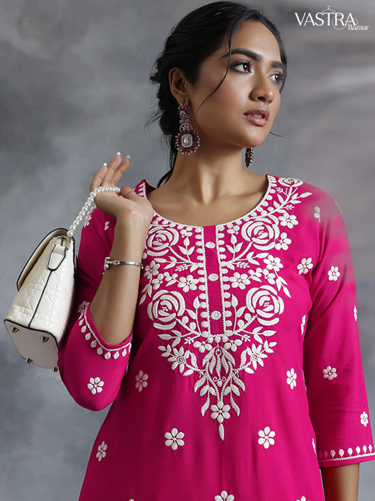 Elegant Mauve Embroidered Women Kurta