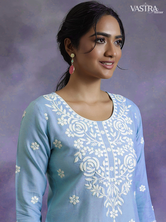 Elegant Mauve Embroidered Women Kurta
